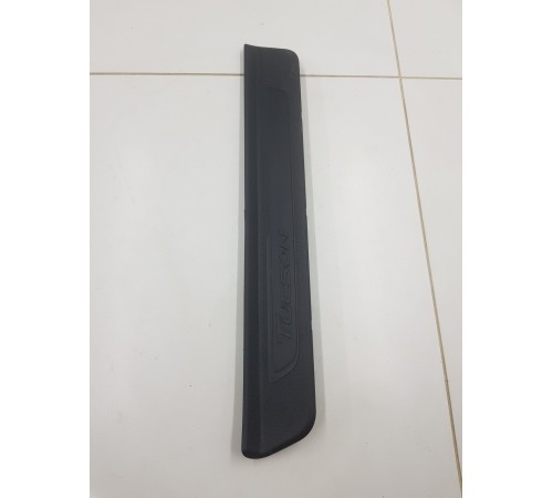 Накладка порога передняя правая