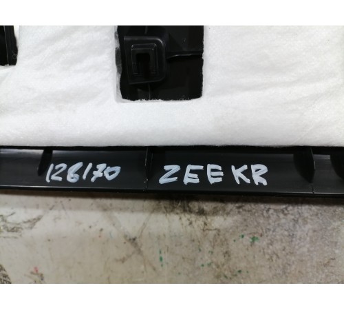 Обшивка крышки багажника верхняя