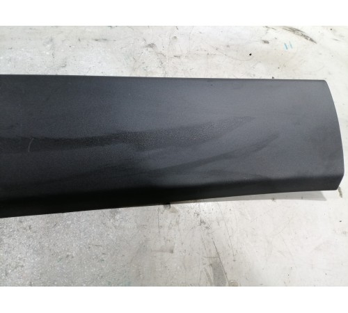 Обшивка крышки багажника верхняя