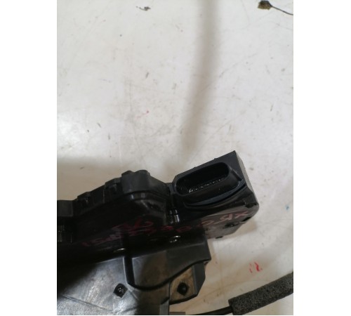 Замок двери задний левый