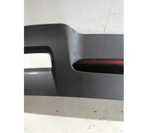 Спойлер крышки двери багажника