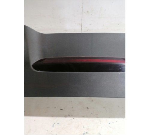 Спойлер крышки двери багажника