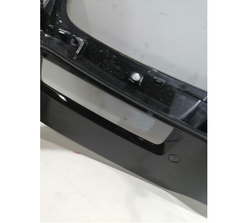 Спойлер крышки двери багажника