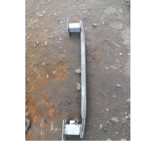 Усилитель бампера задний