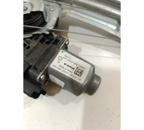 Стеклоподъемник двери задний левый