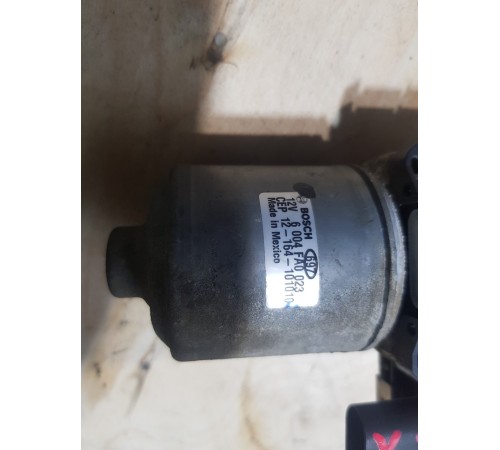 Моторчик стеклоочистителя передний