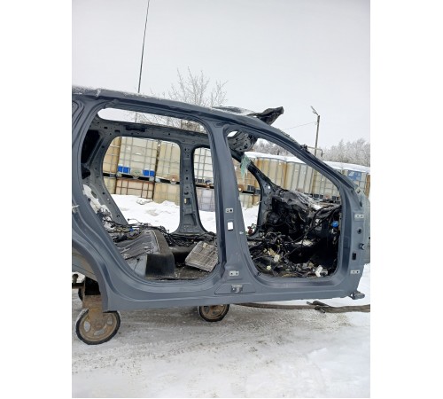 Порог со стойкой правый