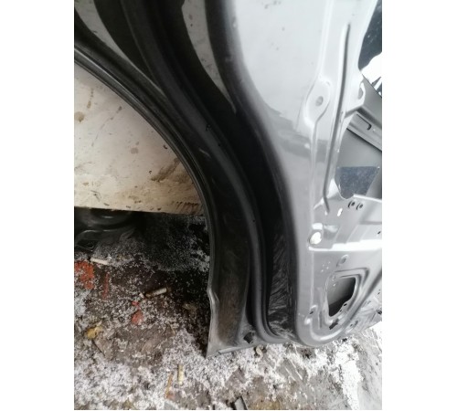 Дверь задняя левая