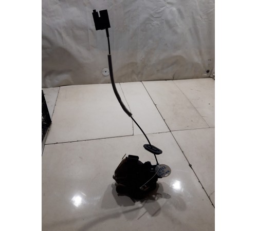 Замок двери (передний правый)