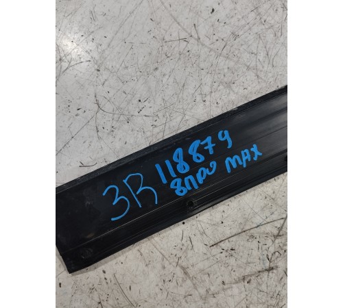 Уплотнитель двери задний правый