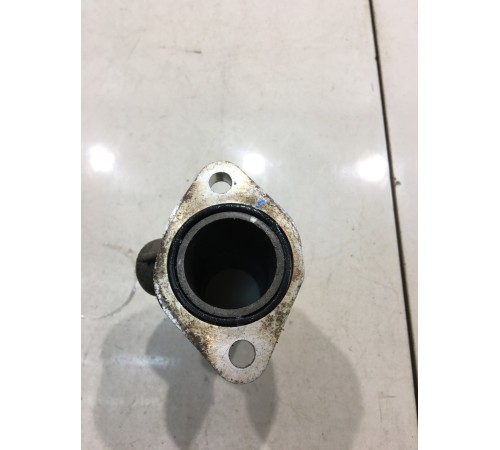 Патрубок водяной