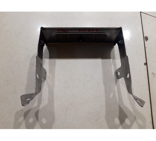 Кронштейн(крепление) центральной консоли