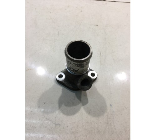 Патрубок водяной