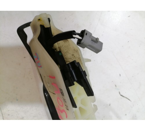 Ручка двери передняя левая с бесключевым доступом