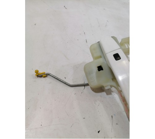 Ручка двери передняя левая с бесключевым доступом