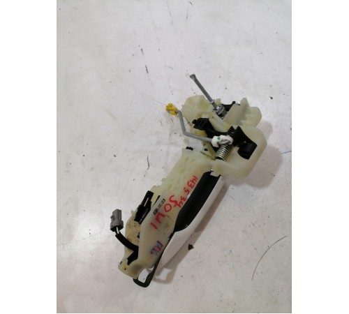 Ручка двери передняя левая с бесключевым доступом