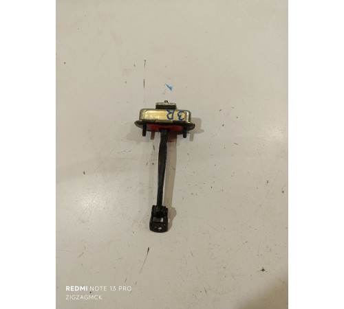 Ограничитель двери задний правый