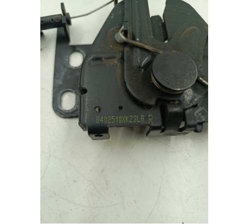 Замок капота