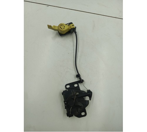 Замок капота