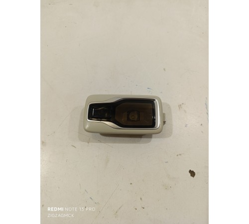 Плафон внутреннего освещения салона