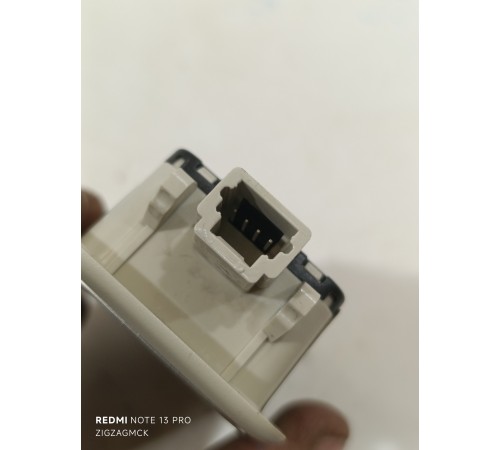 Плафон внутреннего освещения салона