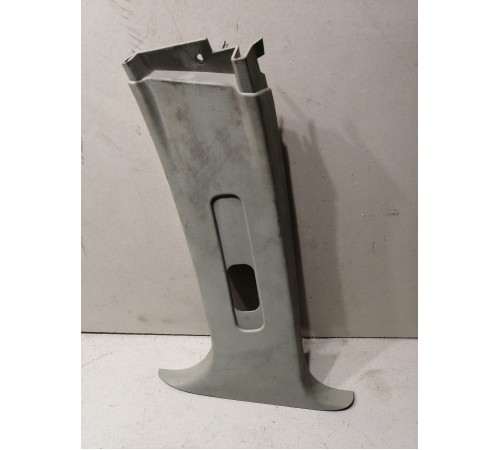 Накладка стойки средней, левой, верхний 