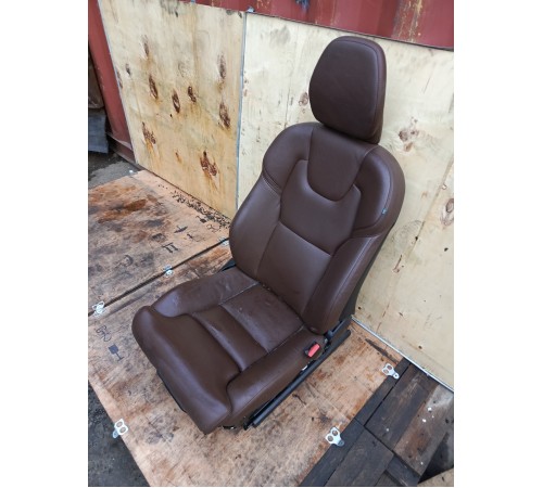 Сиденье переднее правое