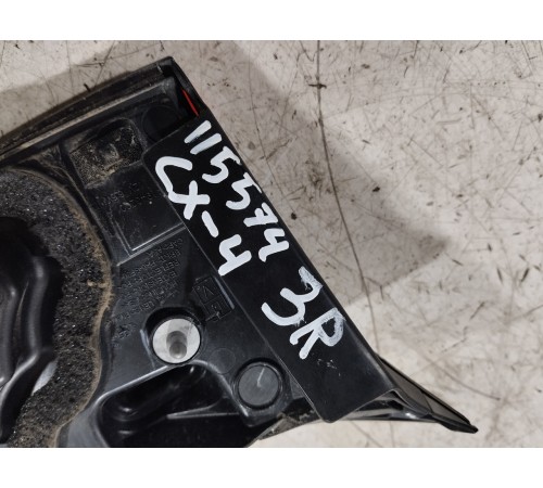 Фонарь крышки багажника правый