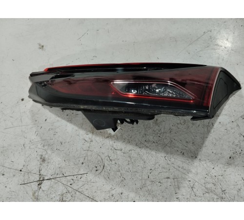 Фонарь крышки багажника правый