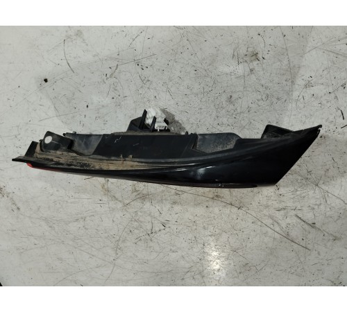 Фонарь крышки багажника правый