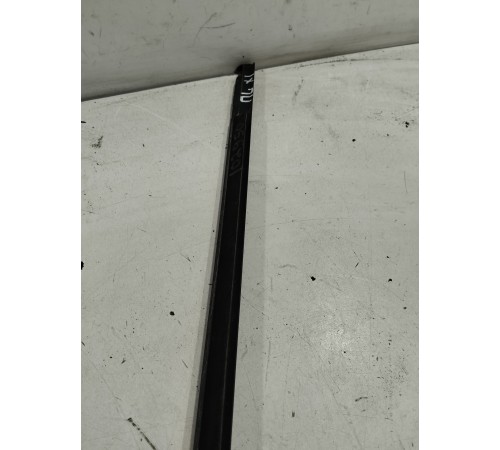 Уплотнитель стекла (передний левый наружный)