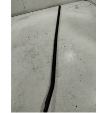 Уплотнитель стекла (передний левый наружный)