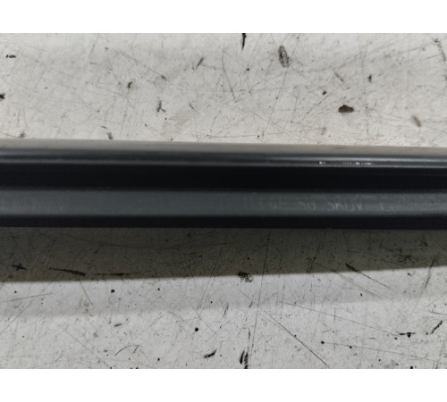 Уплотнитель стекла (передний левый наружный)