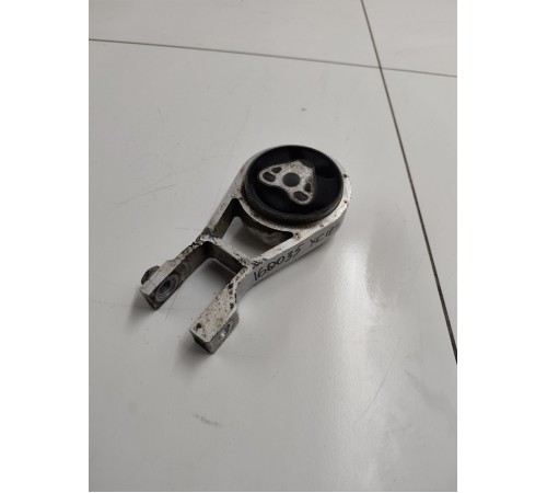 Опора двигателя задняя