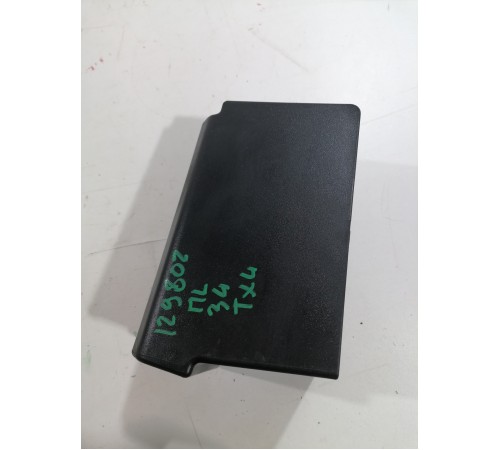 Накладка крепления переднего левого сиденья левая