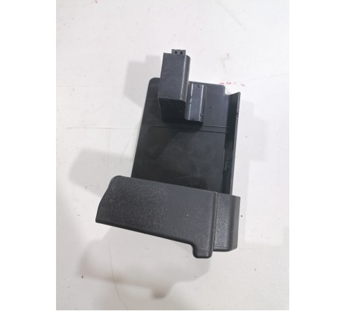 Накладка крепления переднего левого сиденья левая