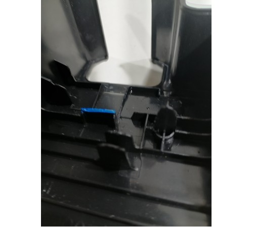 Накладка крепления переднего левого сиденья левая