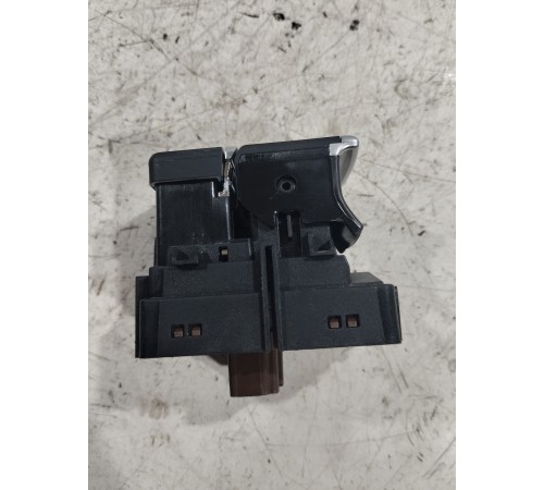 Кнопка стояночного тормоза