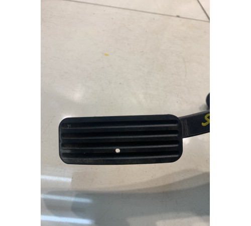 Педаль акселератора