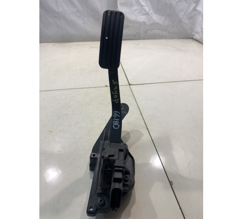 Педаль акселератора