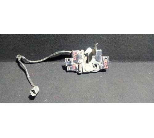 Замок капота