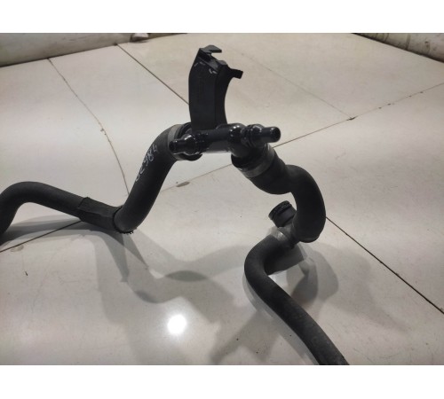 Патрубок системы охлаждения