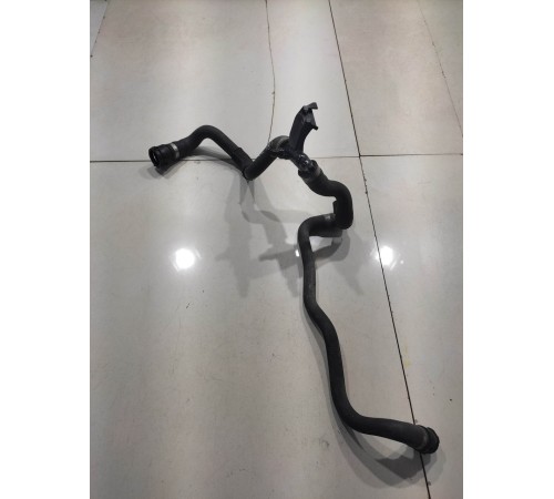 Патрубок системы охлаждения