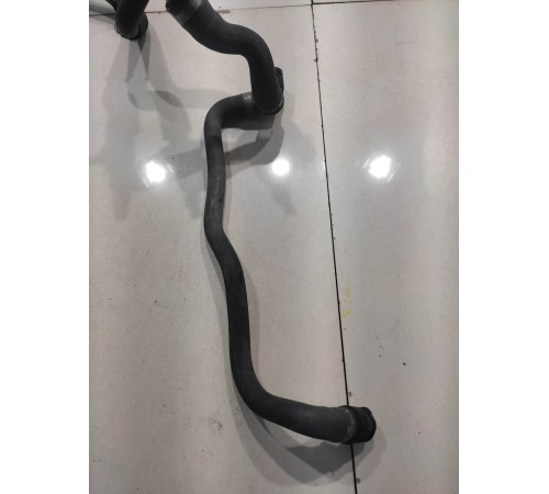 Патрубок системы охлаждения