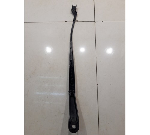 Поводок стеклоочистителя левый