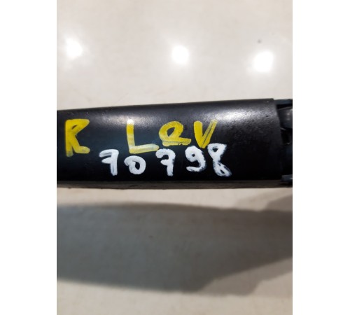 Поводок стеклоочистителя левый