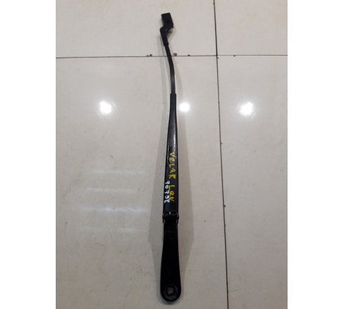 Поводок стеклоочистителя левый