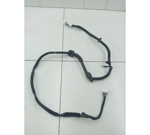 Электропроводка двери багажника