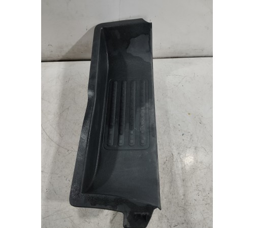 Накладка ступени передняя правая