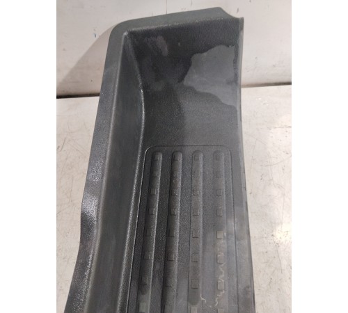 Накладка ступени передняя правая